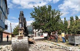 Altıntaş’ta yol bakım ve onarım çalışmaları