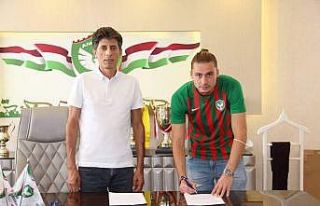 Amedspor’a deneyimli savunmacı