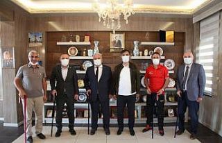 Ampute futbol heyetinden Başkan Çoban’a ziyaret