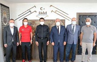 Ampute futbol teknik heyetinden Kaymakam Dağ’a...