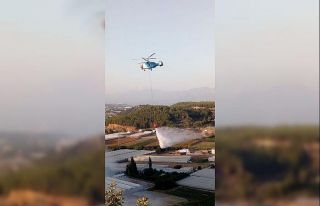 Antalya’da çalılık alan yangını ormanı tehdit...
