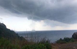Antalya’da sahile 200 metre mesafede dev hortum