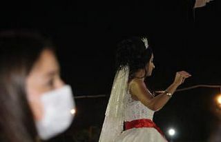 Antalya’da tedbirler kapsamında buruk düğün...