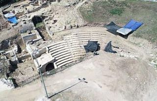 Antik şehirden tarih fışkırıyor