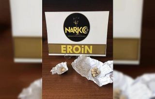 Aranan şahıslarda uyuşturucu yakalandı