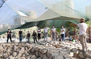 Aratos’un mezarına bisikletl turu