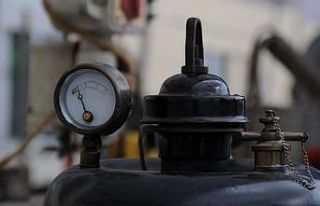 Asırlık sokak lambası tarihe ışık tutuyor