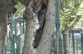 Askeri lojmanların karşısına bırakılan şüpheli...