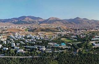 Atatürk Üniversitesi’nde dersler ‘Uzaktan Eğitim’...