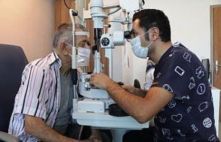 Aylardır görmeyen hastalar ’vitrektomi’ ameliyatı...