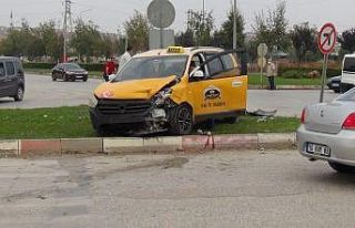 Aynı kavşakta yine kaza: 1 yaralı