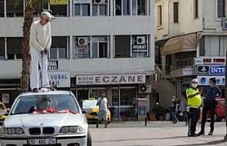 Ayvalık’ta Harp Okulu kılıcı ile intihar girişimi