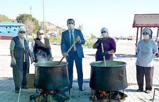 Babadağ Belediyesinden vatandaşa aşure ikramı