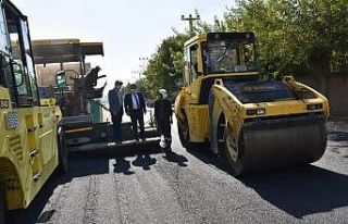 Bağlar’da yol yapım çalışmaları devam ediyor