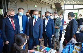Bakan Kasapoğlu, Gaziosmanpaşa’da gençlerle buluştu