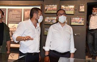 Bakan Kasapoğlu, gençler ve çocuklarla buluştu