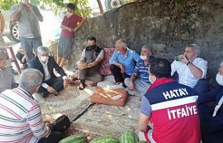 Bakan Pakdemirli yangın bölgesinde vatandaşlar...