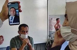 Bakan Selçuk, canlı ders işleyen öğretmenlerle...