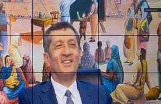 Bakan Selçuk, köy muhtarları ile görüştü