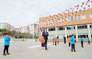 Bakan Selçuk’tan öğretmenlere ve öğrencilere...