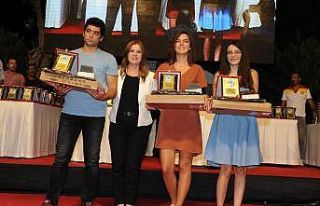 Balçova’da her üniversiteliye bilgisayar