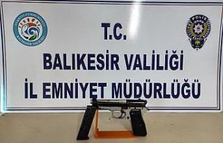 Balıkesir polisten silah operasyonu