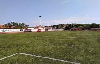 Balıkesir’de spor sahalarına bakım yapılıyor