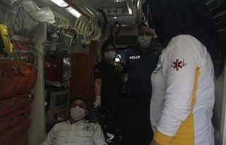 Bankanın güvenlik görevlisi bıçaklandı