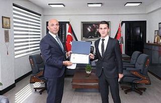 Başarılı emniyet personeli ödüllendirildi