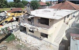 Başiskele’de can güvenliğini tehdit eden metruk...