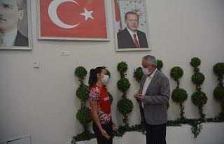 Başkan Başdeğirmen, Balkan şampiyonu Rumeysa Coşkun’u...