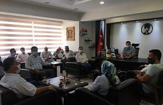 Başkan Bilgili ve Kaymakam Gürçam, yangın sonrası...