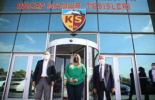 Başkan Büyükkılıç’tan Kayserispor’a maç...