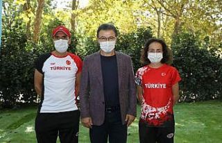 Başkan Deniz Köken, Balkan Şampiyonu Tuğçe’yi...
