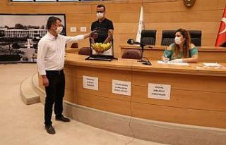 Başkan Dutlulu’nun maaşı yine öğrencilere burs...