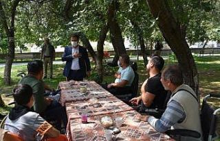 Başkan Geylani özel insanlarla bir araya geldi