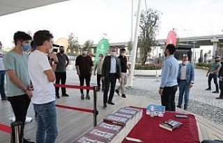 Başkan Kartoğlu kitap kurtlarıyla buluştu