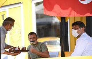 Başkan Kocaman, sosyal medyadan kendisini çaya davet...