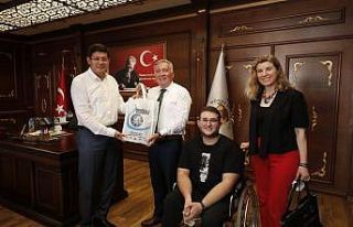 Başkan Özcan, Honaz Belediye Başkanı Kepenek’i...