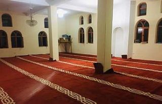Başkan Sabırlı öncülüğünde camilerin halıları...