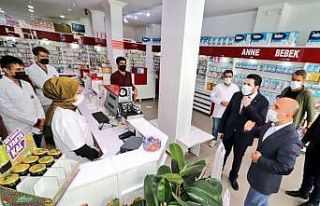 Başkan Sayan’ın vatandaşlarla fotoğrafını...