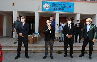 Başkan Şayir’den öğrencilere kırtasiye yardımı