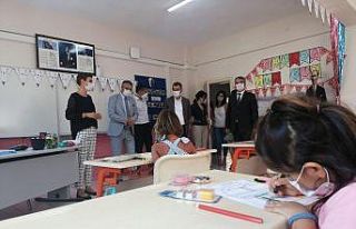 Başkan Topaloğlu’ndan ilkokula ziyaret