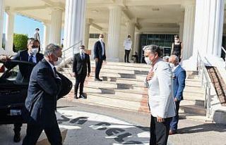 Başkan Uysal, Vali Yazıcı’ya projelerini anlattı