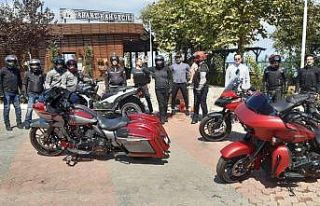 Başkan Yanmaz klasik motosiklet tutkunlarıyla
