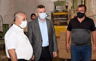 Başkan Zeybek belediyeye ait tesisler de incelemelerde...