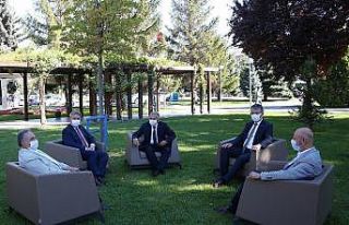 Başkanlardan açık havada koronavirüs ile mücadele...