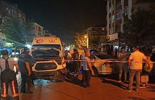 Başkent’te ambulans kaza yaptı: 3 sağlık çalışanı...