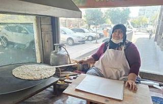 Bazlama yaparak hayata tutundu