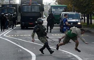 Belarus’taki şiddetli protestolarda gözaltı sayısı...